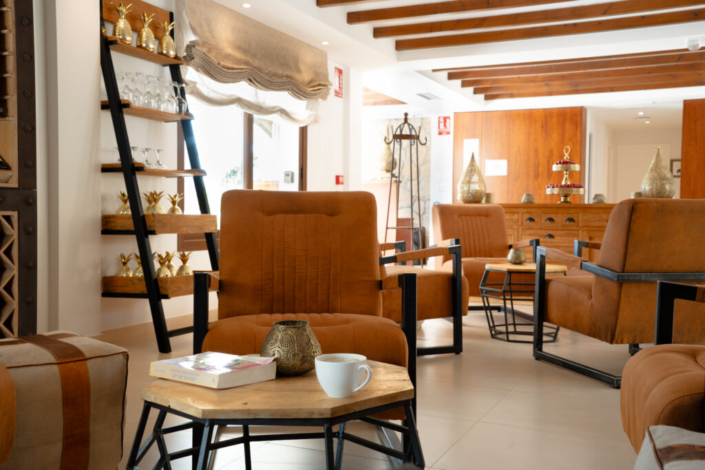 De lounge in avondlicht