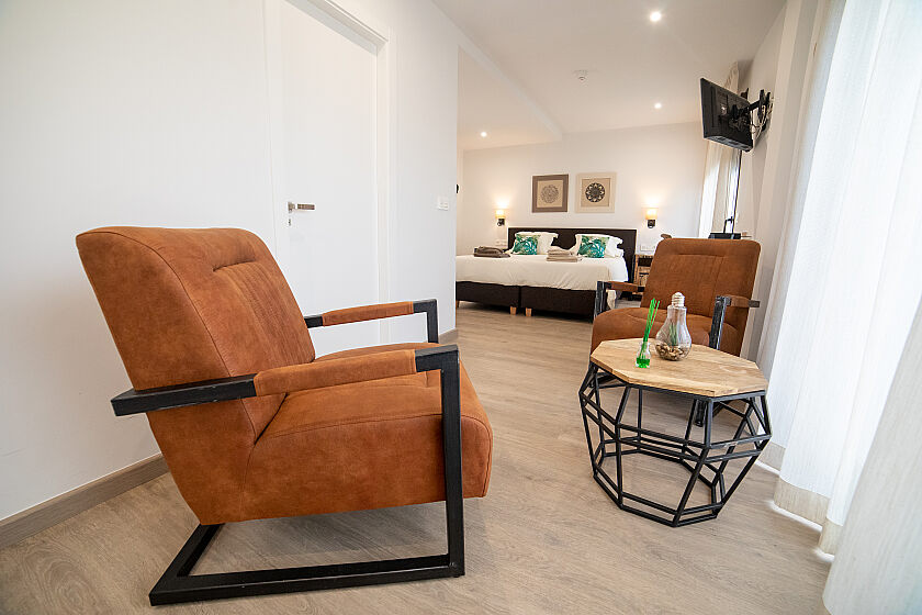 Zithoek in de luxe kamer