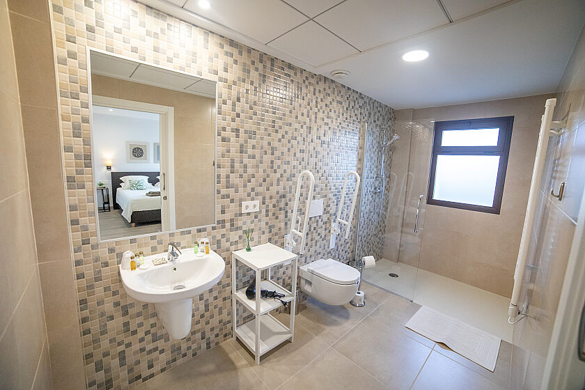 Badkamer met douche